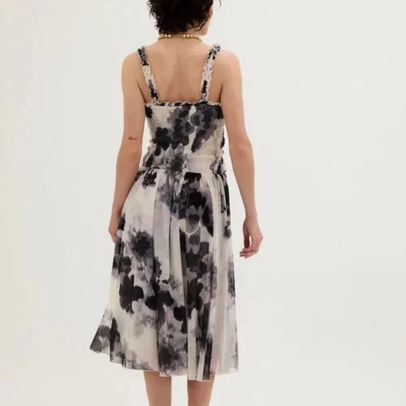 Free People Tessa Smocked Midi Dress Size XSmall - Picture 3 of 3